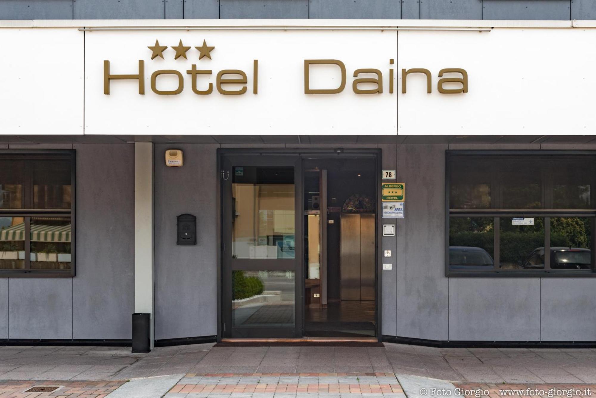 Hotel Daina Dalmine Luaran gambar