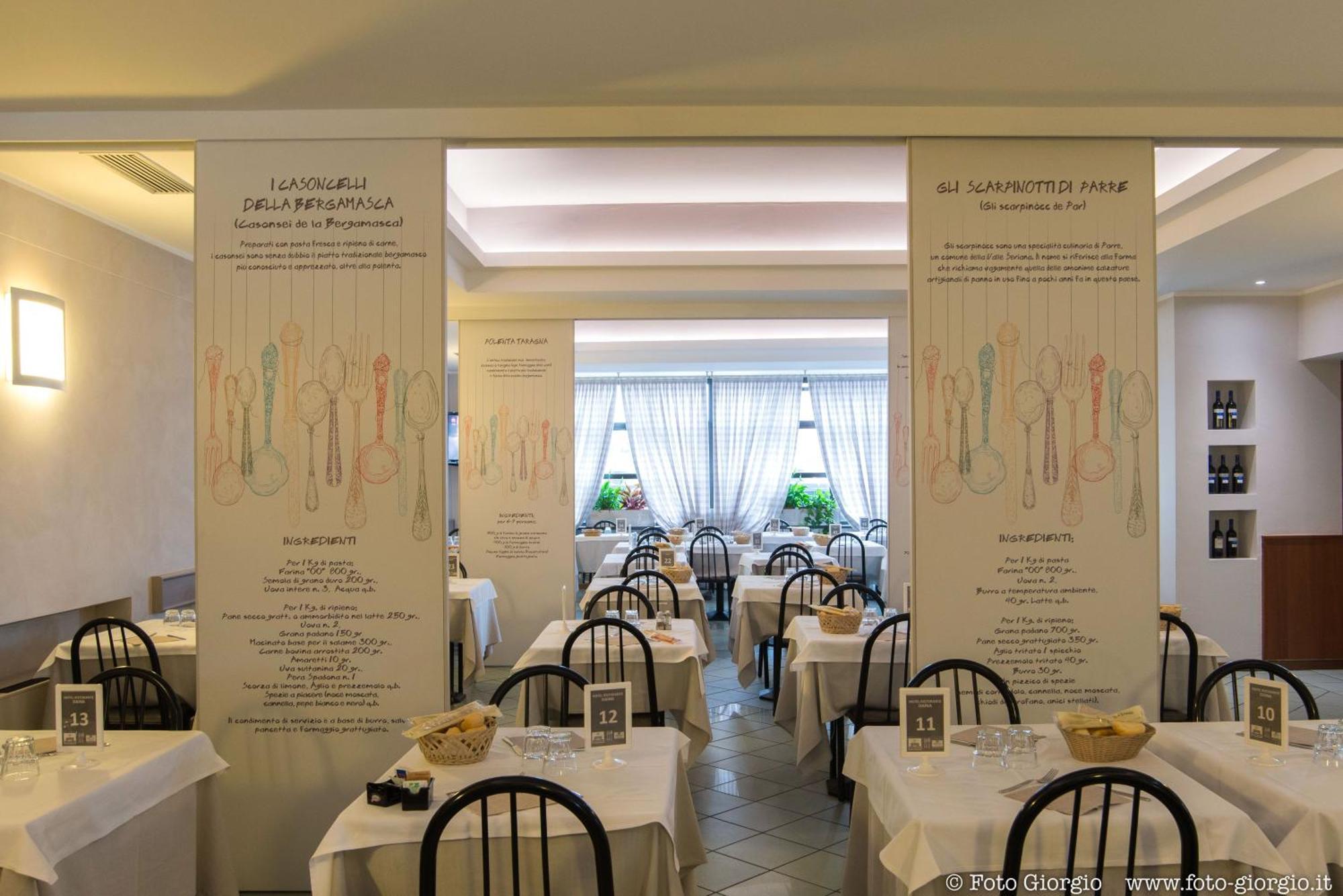 Hotel Daina Dalmine Luaran gambar