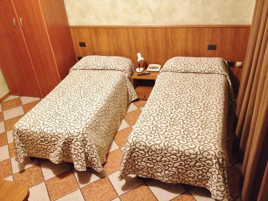 Hotel Daina Dalmine Bilik gambar
