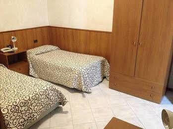 Hotel Daina Dalmine Luaran gambar